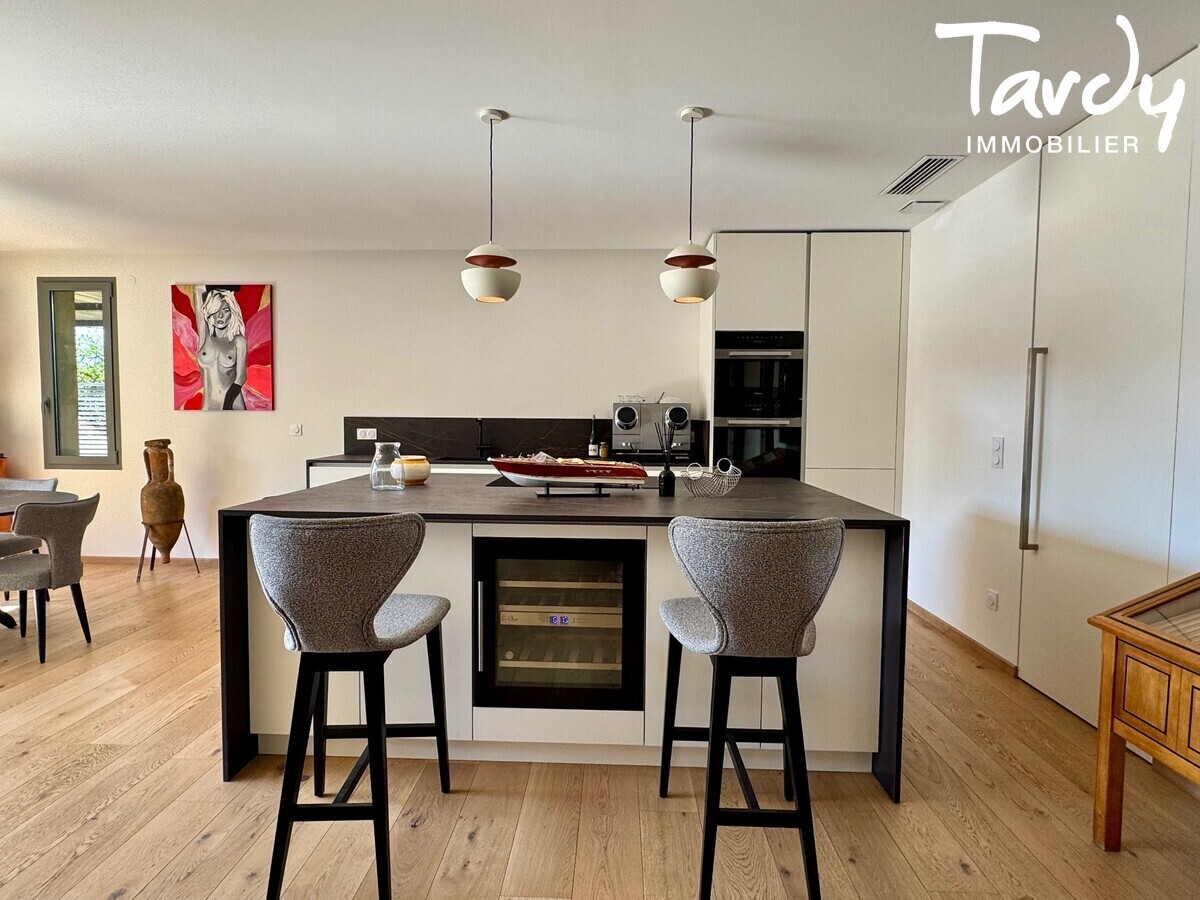 Villa - Appartement, Contemporain - 83740 LA CADIERE D'AZUR - La Cadi�re-d'Azur
