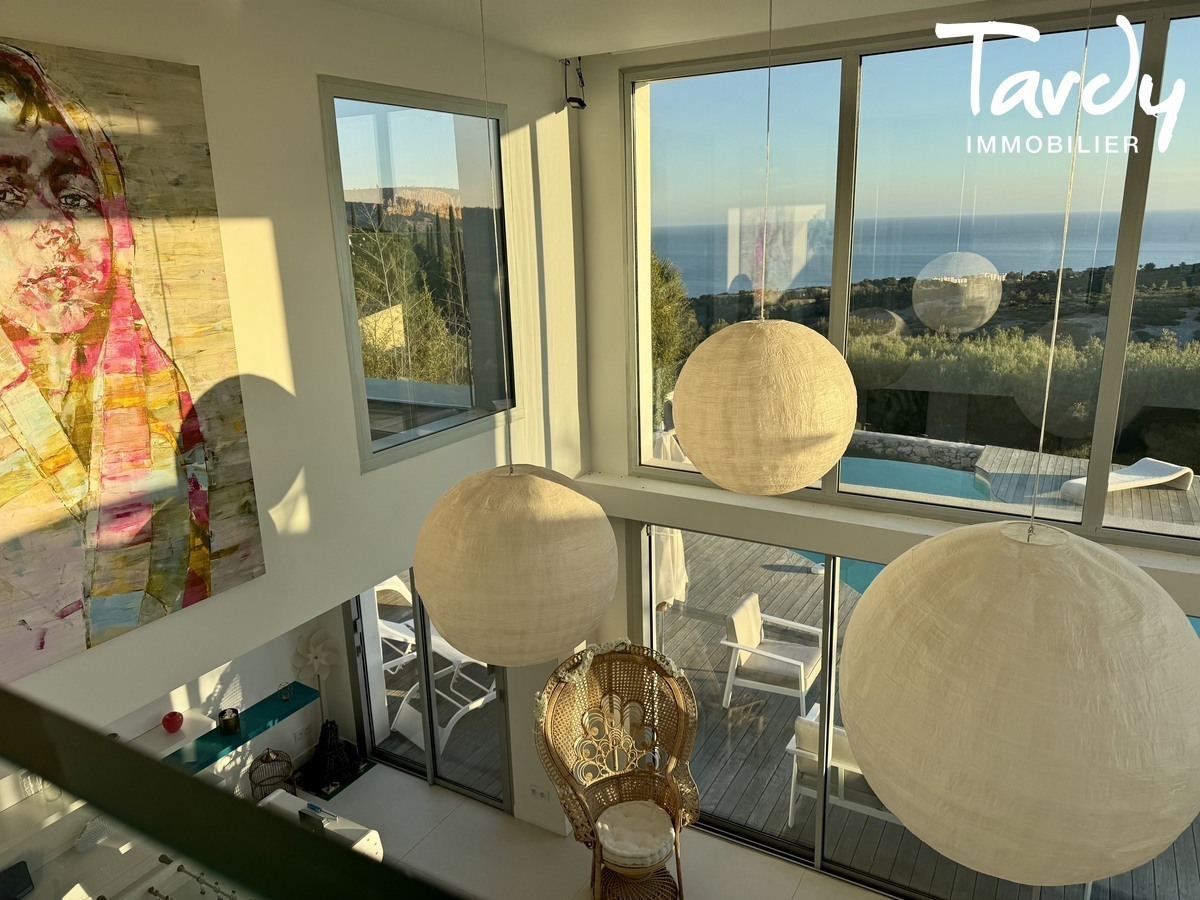 Villa contemporaine � Vue panoramique 180� mer, Cap Canaille et Calanques - 13260 CASSIS - Cassis