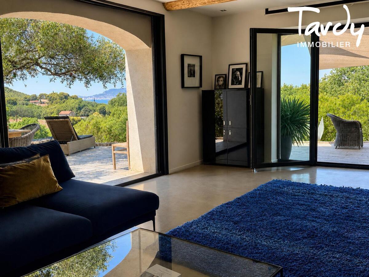 Mas en Pierre vue d�gag�e mer, vignes et collines - 83740 LA CADIERE D'AZUR  - La Cadi�re-d'Azur - Mas en pierres r�nov� 83740 Tardy Immobilier