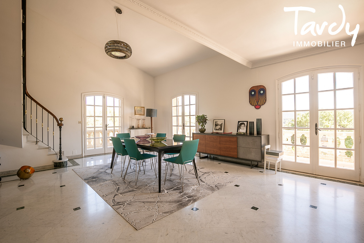 Grande propri�t� familiale avec maison d�amis, pool-house et piscine chauff�e - 13 400 AUBAGNE - Aubagne