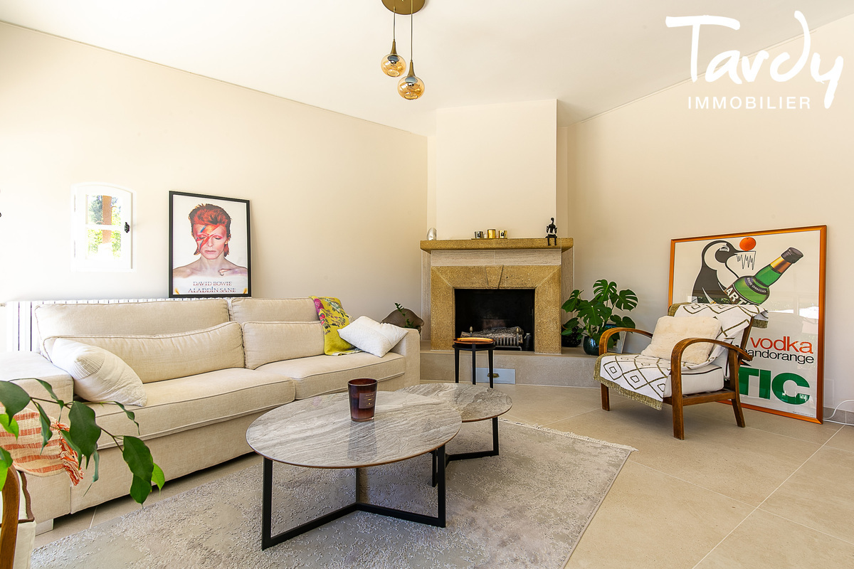Grande propri�t� familiale avec maison d�amis, pool-house et piscine chauff�e - 13 400 AUBAGNE - Aubagne
