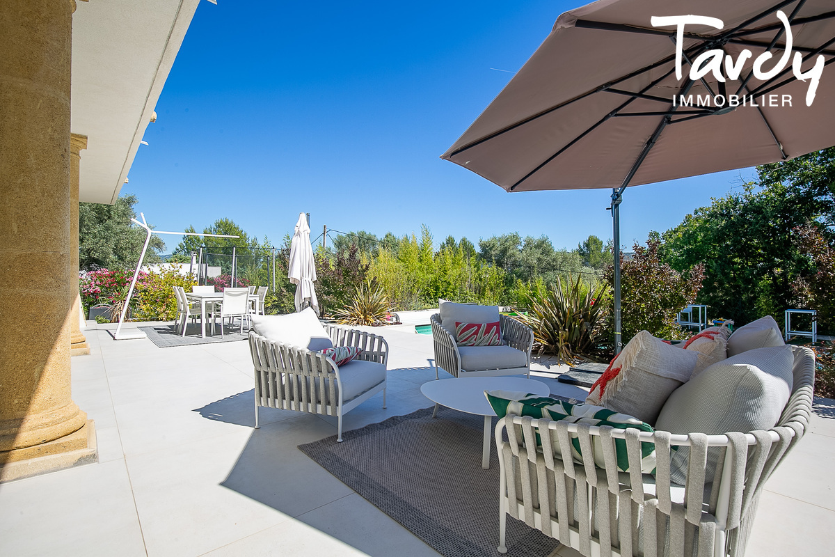 Grande propri�t� familiale avec maison d�amis, pool-house et piscine chauff�e - 13 400 AUBAGNE - Aubagne - villa avec piscine Aubagne - 13400 - Tardy Immobilier