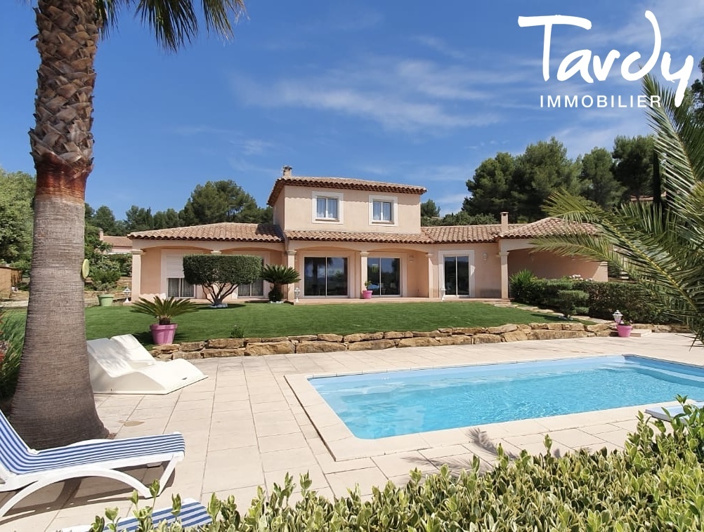 Villa familiale avec piscine sur 2 000 m� de terrain 83 740 - La Cadi�re-d�Azur - La Cadi�re-d'Azur