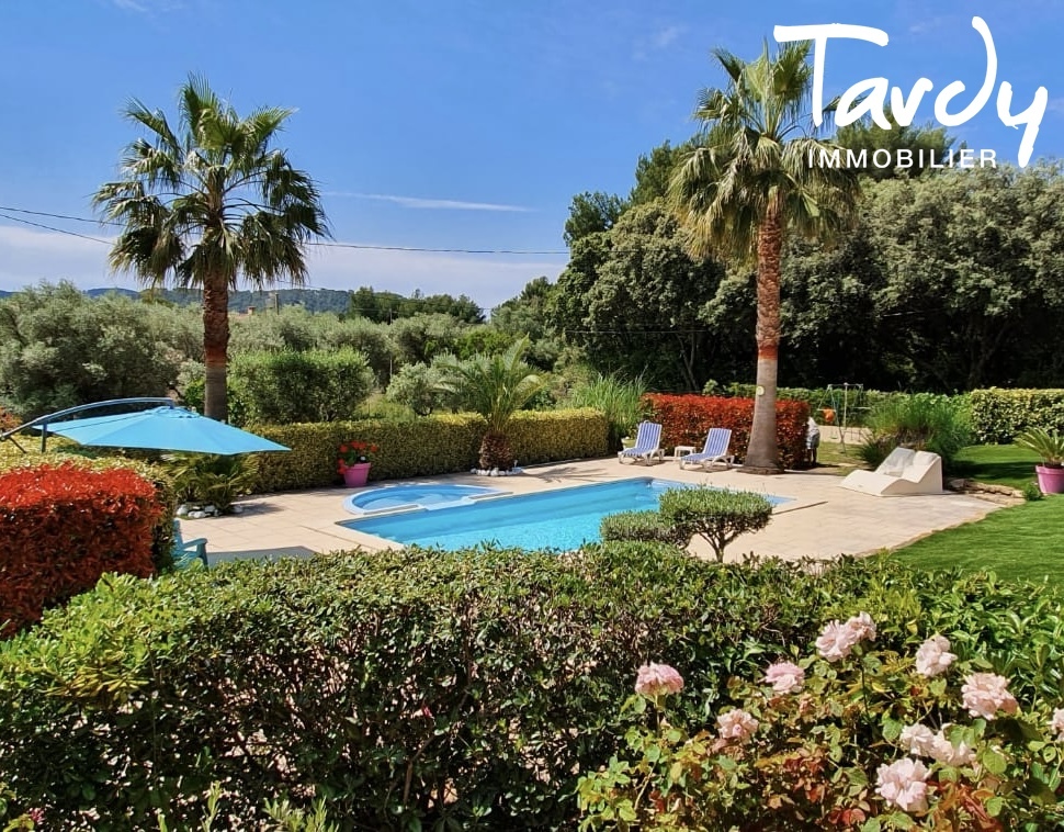 Villa familiale avec piscine sur 2 000 m� de terrain 83 740 - La Cadi�re-d�Azur - La Cadi�re-d'Azur