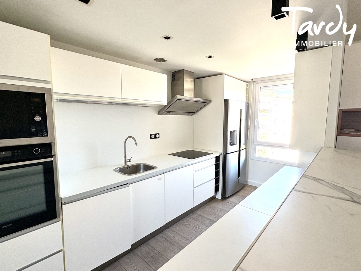Penthouse Carr� d'Or - 13008 Marseille  - Marseille