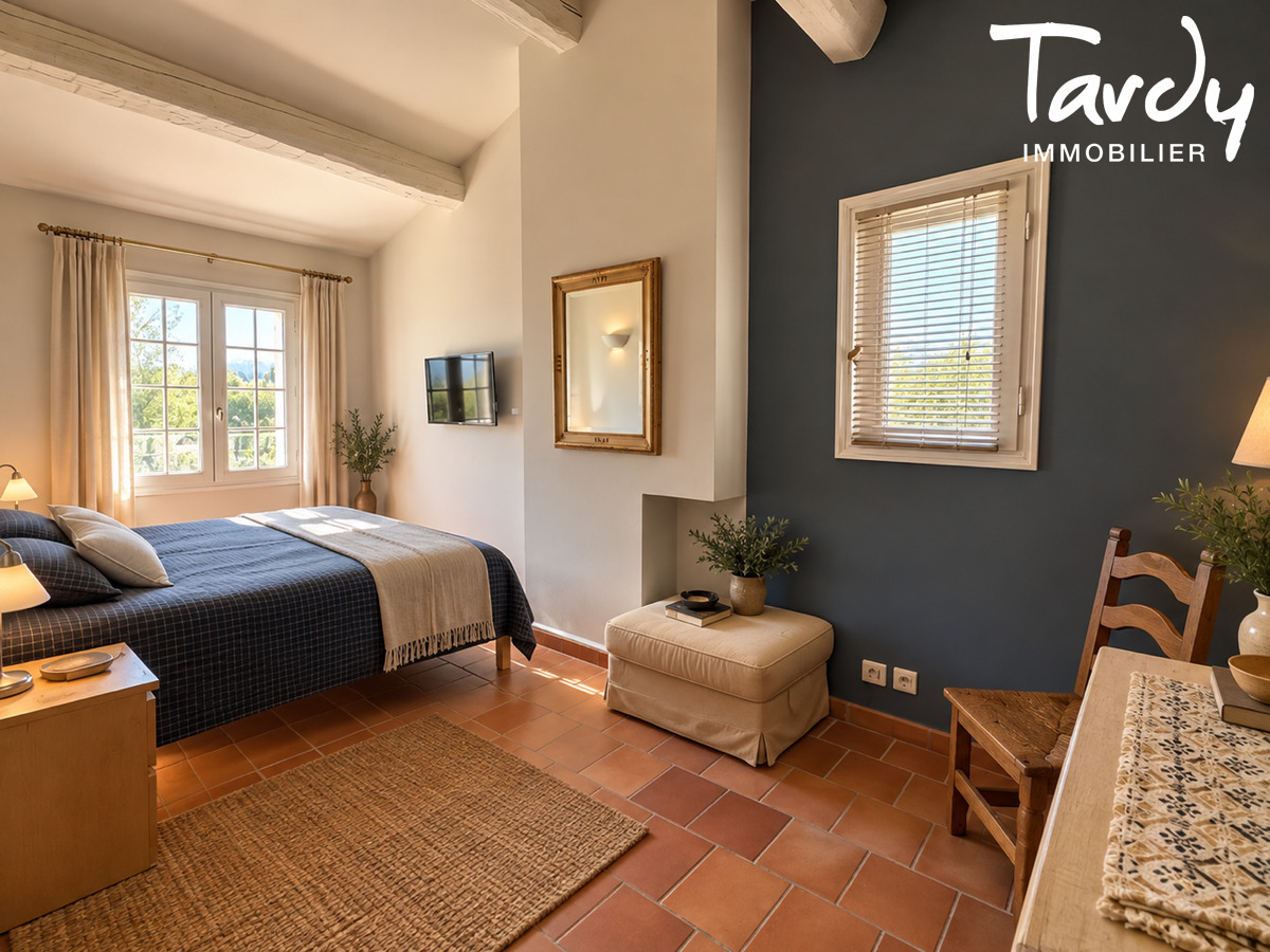 Villa de charme, Vue d�gag�e - 83190 OLLIOULES  - Ollioules