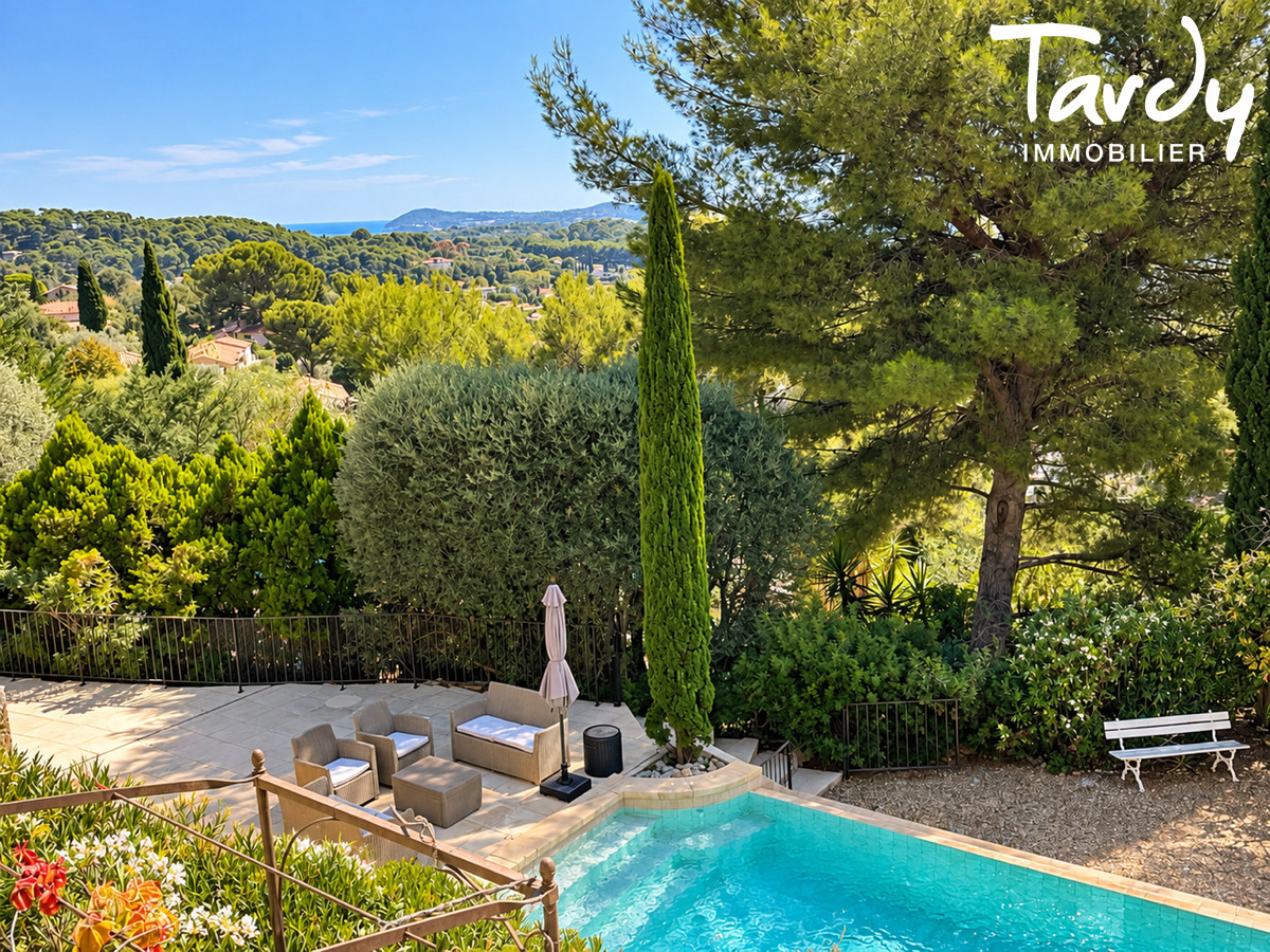 Villa de charme, Vue d�gag�e - 83190 OLLIOULES  - Ollioules
