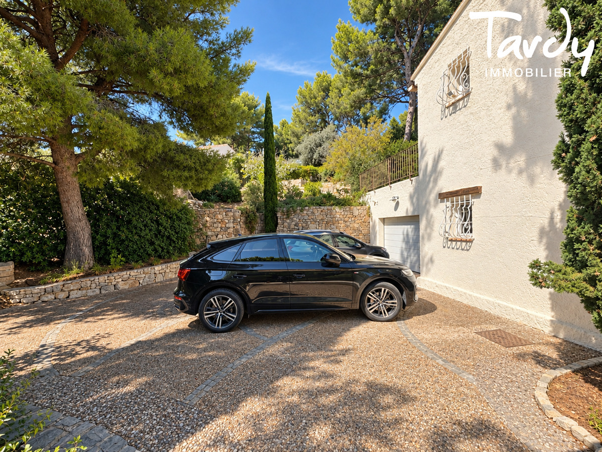 Villa de charme, Vue d�gag�e - 83190 OLLIOULES  - Ollioules