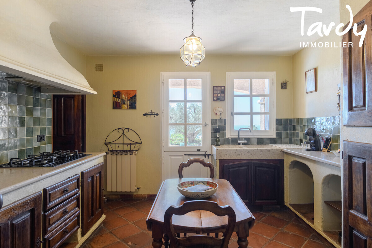 Villa Vue Mer - 83740 LA CADIERE D'AZUR - La Cadi�re-d'Azur