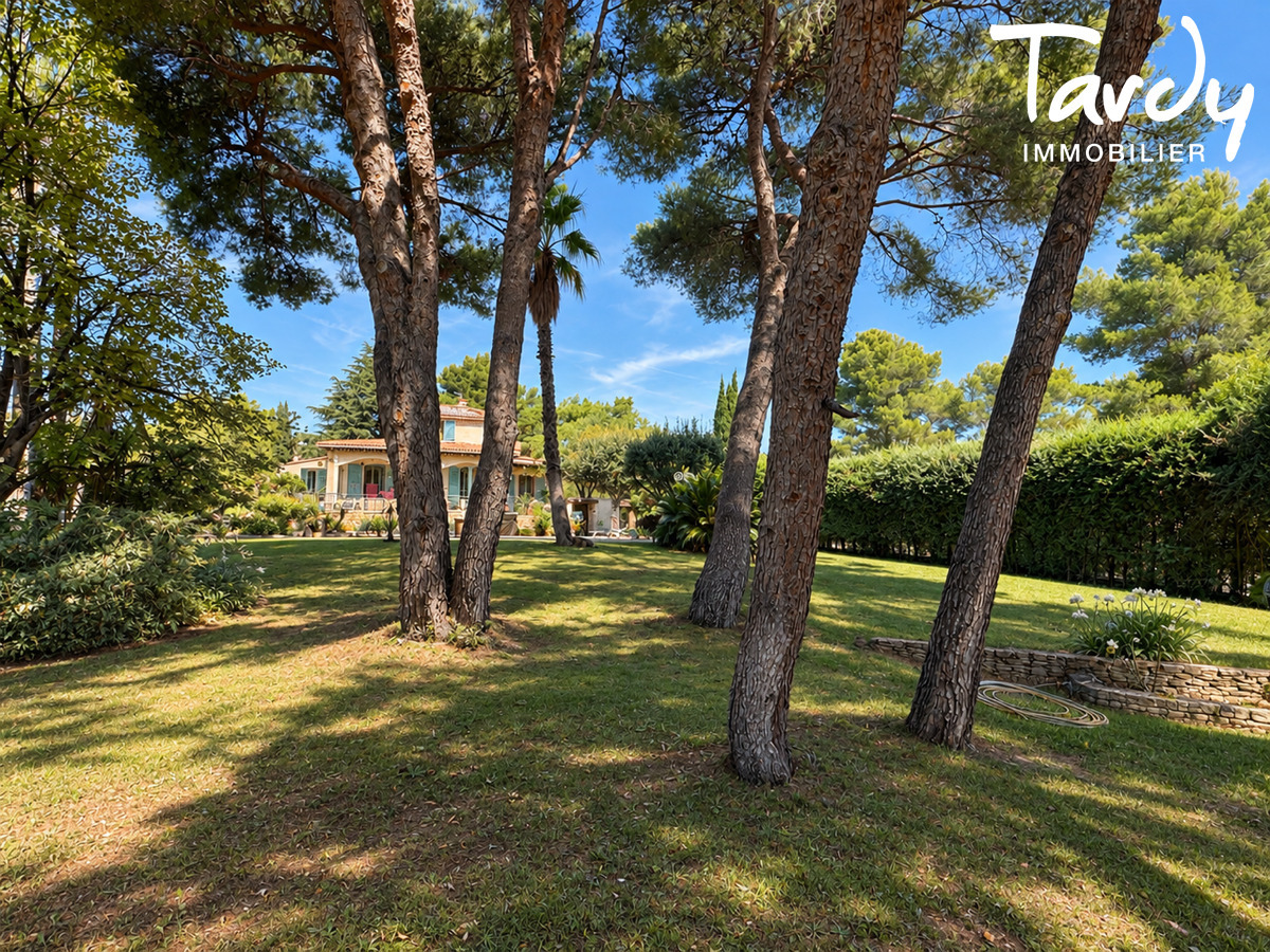 Villa de charme vue mer - 83740 LA CADIERE D'AZUR - La Cadi�re-d'Azur - 83270 Saint Cyr sur Mer - Villa de charme - Vue mer - Tardy Immobilier