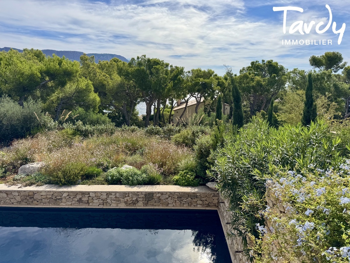 Villa Vue mer � Avenue Jean-Jacques Garcin, face au Cap Canaille - 13260 CASSIS - Cassis
