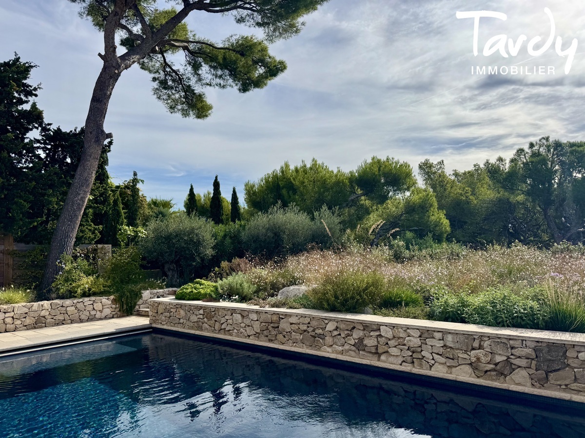 Villa Vue mer � Avenue Jean-Jacques Garcin, face au Cap Canaille - 13260 CASSIS - Cassis