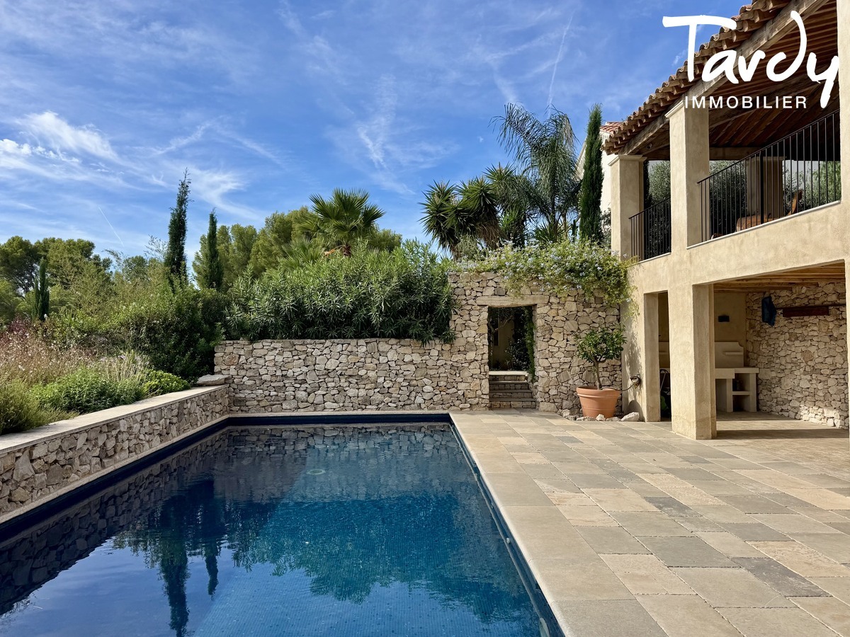 Villa Vue mer � Avenue Jean-Jacques Garcin, face au Cap Canaille - 13260 CASSIS - Cassis