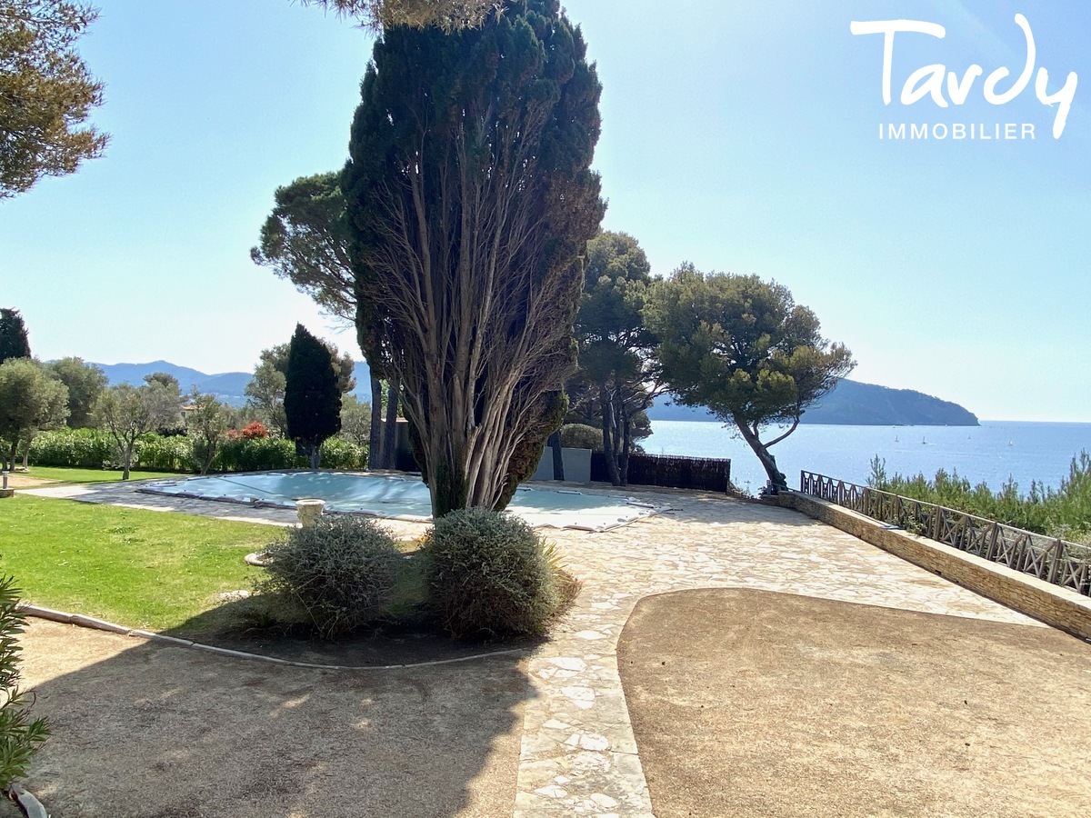 Propri�t� pieds dans l'eau - 83270 SAINT-CYR SUR MER - Saint-Cyr-sur-Mer