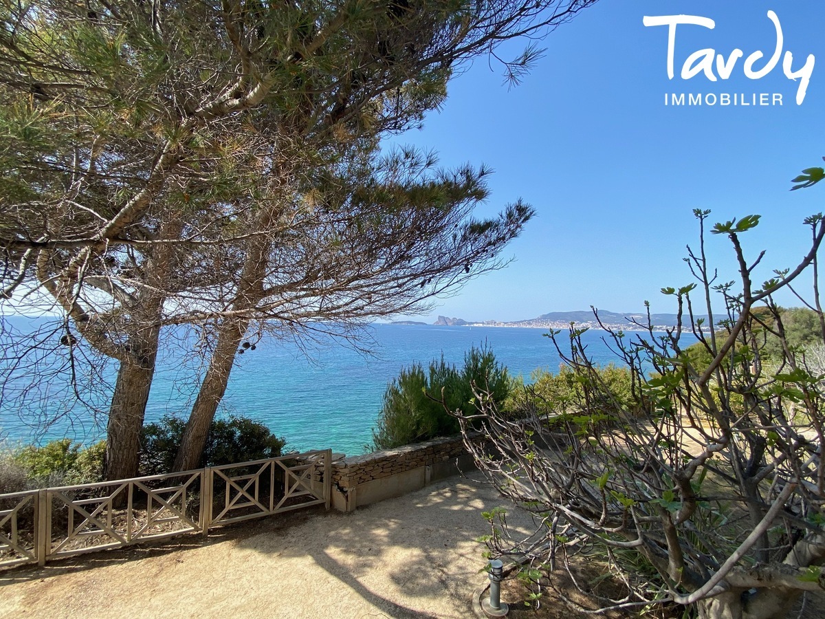 Propri�t� pieds dans l'eau - 83270 SAINT-CYR SUR MER - Saint-Cyr-sur-Mer