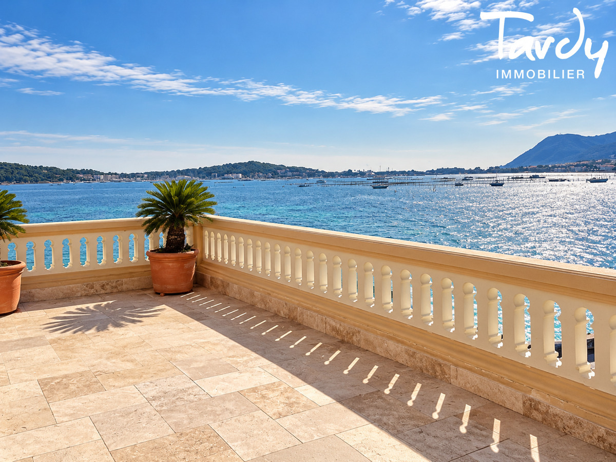 Attique avec jardin face � la mer - 83500 TAMARIS SUR MER - Tamaris sur Mer
