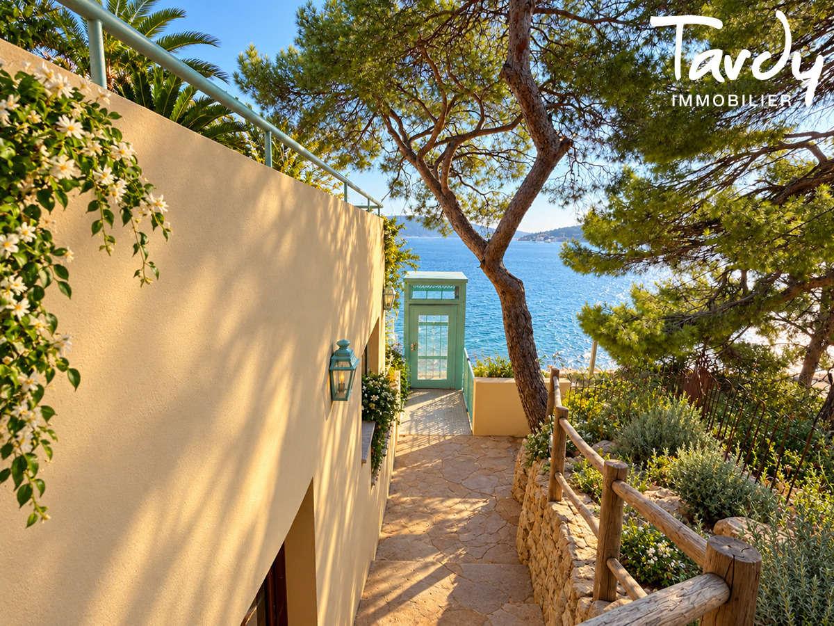 Attique avec jardin face � la mer - 83500 TAMARIS SUR MER - Tamaris sur Mer