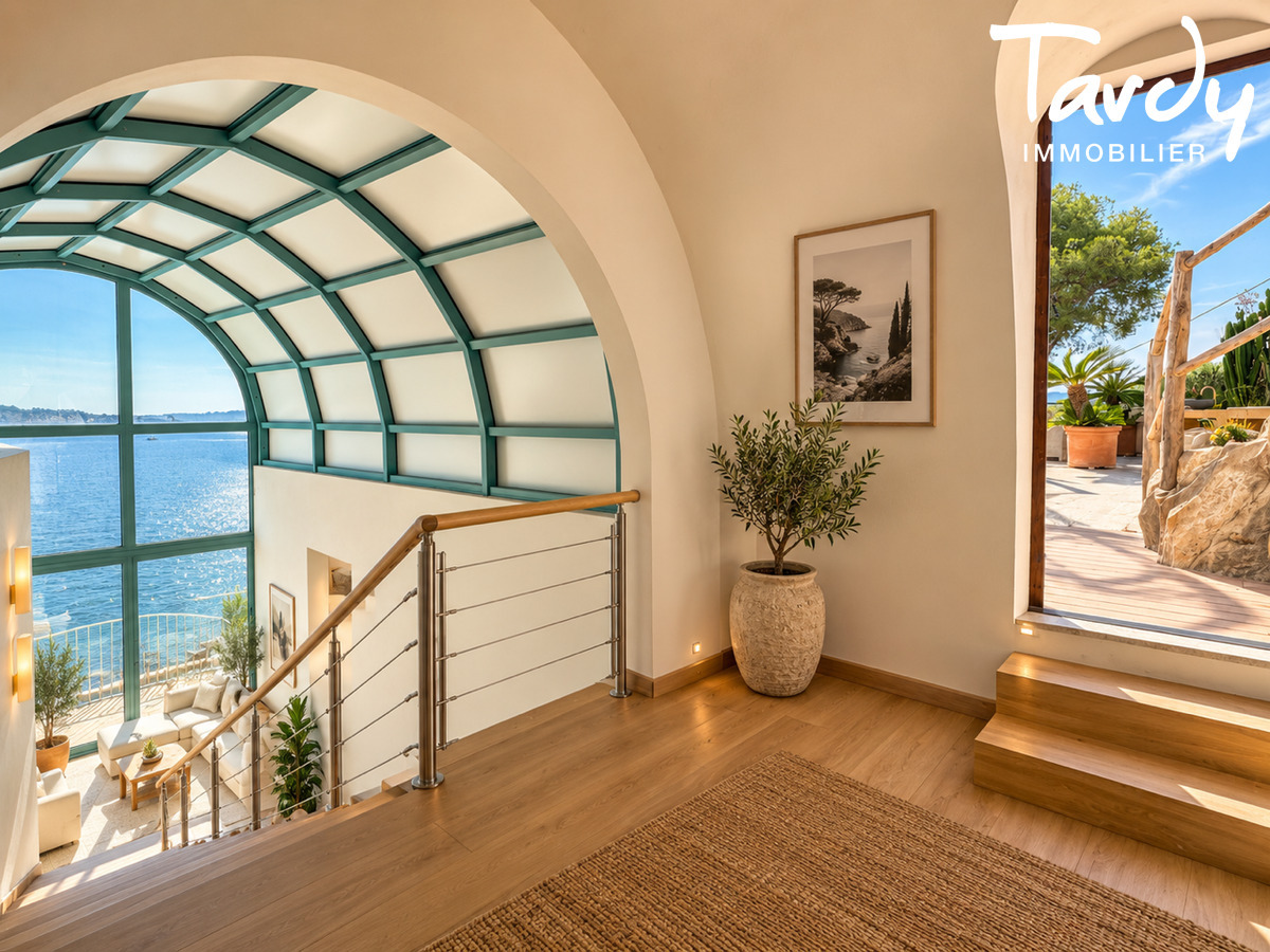 Attique avec jardin face � la mer - 83500 TAMARIS SUR MER - Tamaris sur Mer