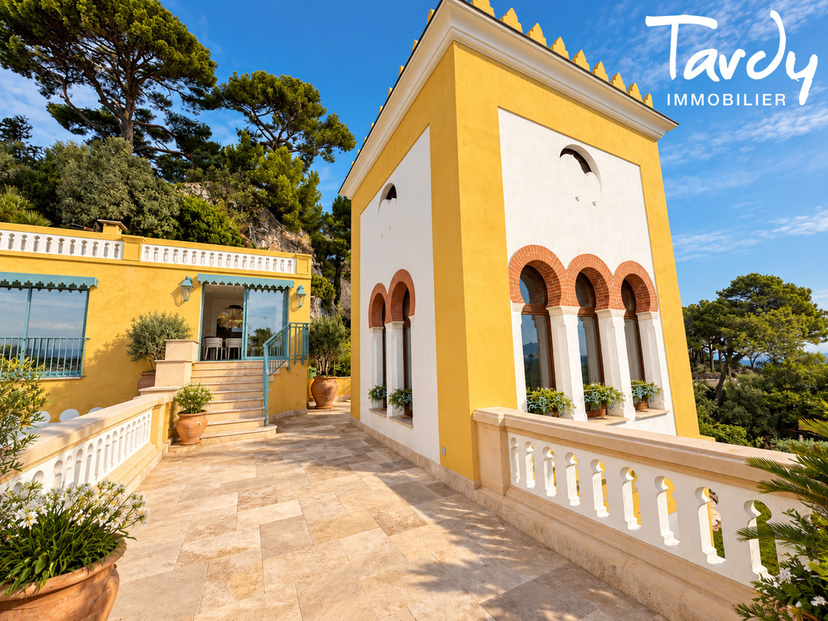Attique avec jardin face � la mer - 83500 TAMARIS SUR MER - Tamaris sur Mer