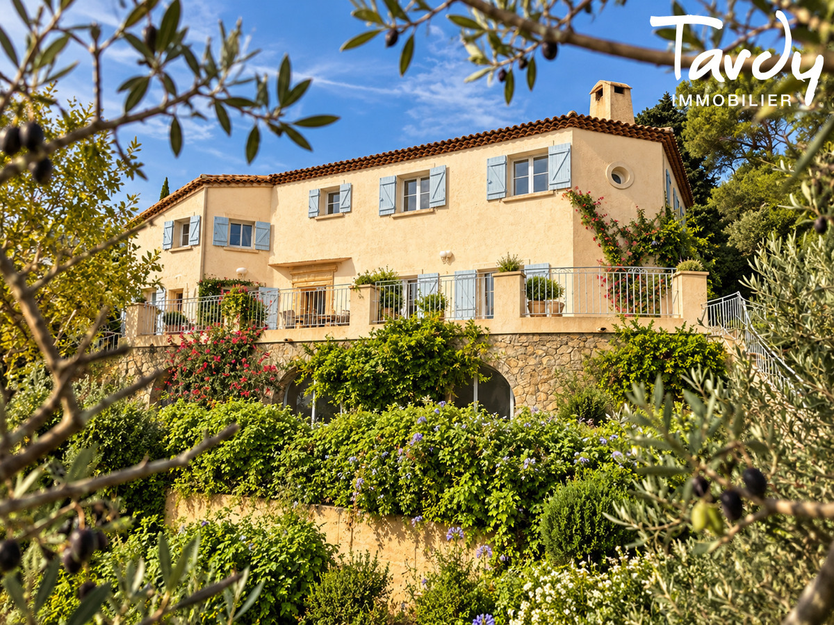 Propri�t� de caract�re, Vue mer - CARQUEIRANNE 83320 - Carqueiranne - Villa vue mer avec parc Carqueiranne 83320 Carqueiranne