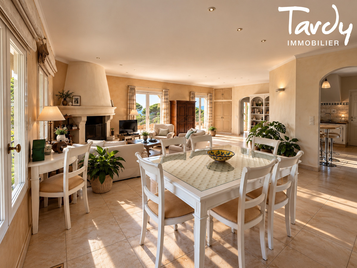 Propri�t� de caract�re, Vue mer - CARQUEIRANNE 83320 - Carqueiranne