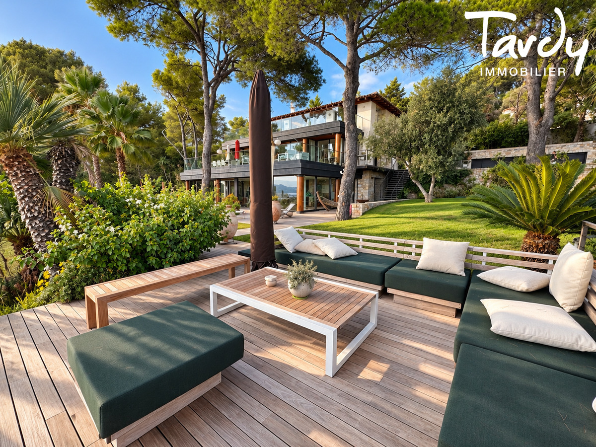 Propri�t� les Pieds dans l'eau - 83270 SAINT-CYR-SUR-MER - Saint-Cyr-sur-Mer