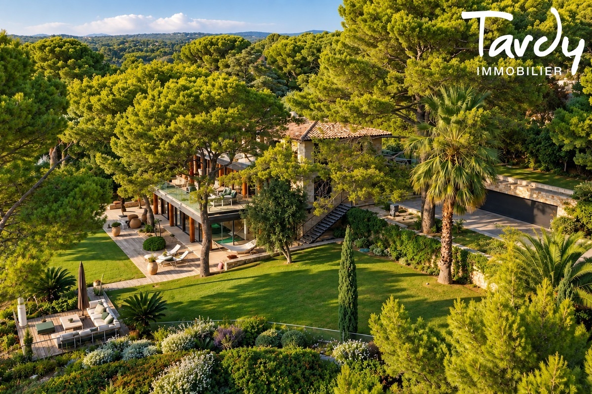 Propri�t� les Pieds dans l'eau - 83270 SAINT-CYR-SUR-MER - Saint-Cyr-sur-Mer