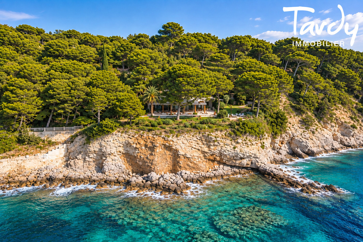Propri�t� les Pieds dans l'eau - 83270 SAINT-CYR-SUR-MER - Saint-Cyr-sur-Mer - Propri�t� les pieds dans l'eau Bandol 83150 Tardy Immobilier