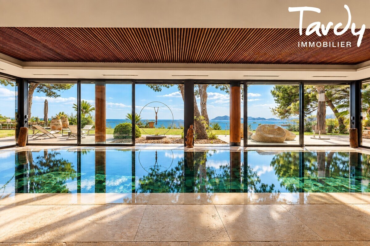 Propri�t� les Pieds dans l'eau - 83270 SAINT-CYR-SUR-MER - Saint-Cyr-sur-Mer