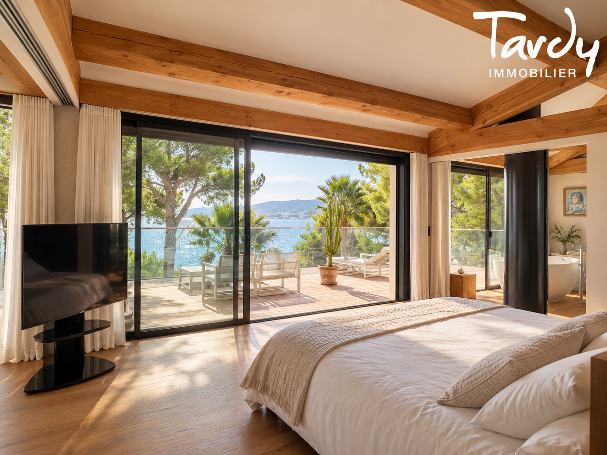 Propri�t� les Pieds dans l'eau - 83270 SAINT-CYR-SUR-MER - Saint-Cyr-sur-Mer