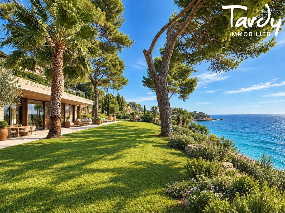 Propri�t� les Pieds dans l'eau - 83150 BANDOL - Bandol